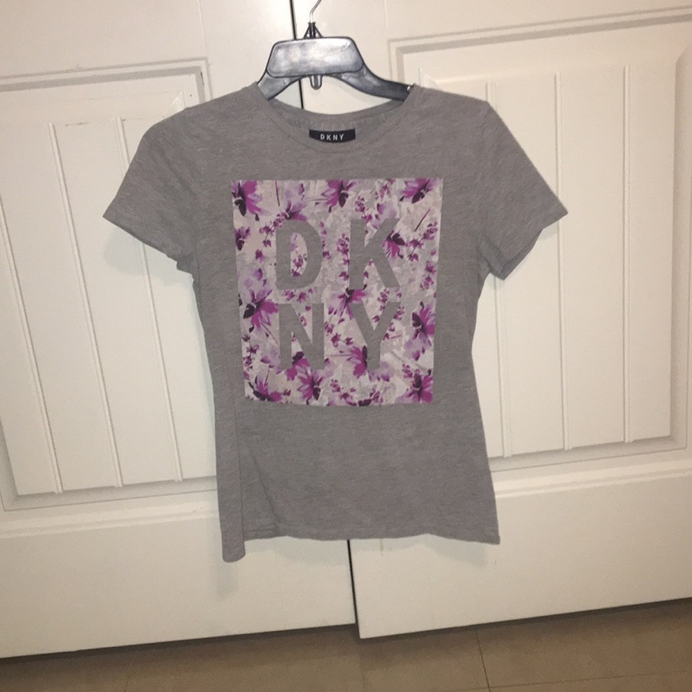 DKNY t shirt